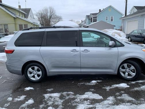 2015 Toyota Sienna LE