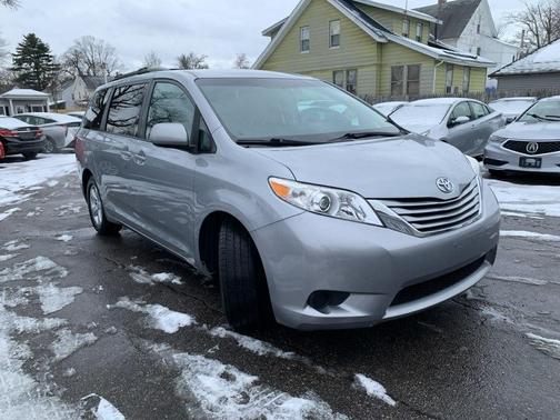 2015 Toyota Sienna LE