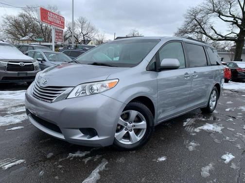2015 Toyota Sienna LE