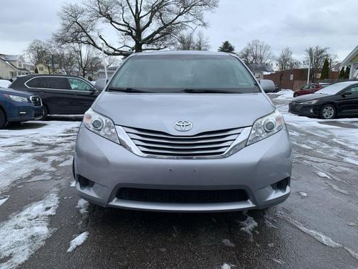 2015 Toyota Sienna LE