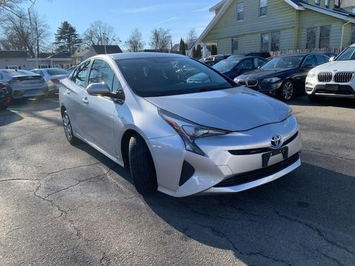 2016 Toyota Prius Three Touring
