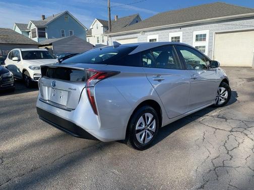 2016 Toyota Prius Three Touring