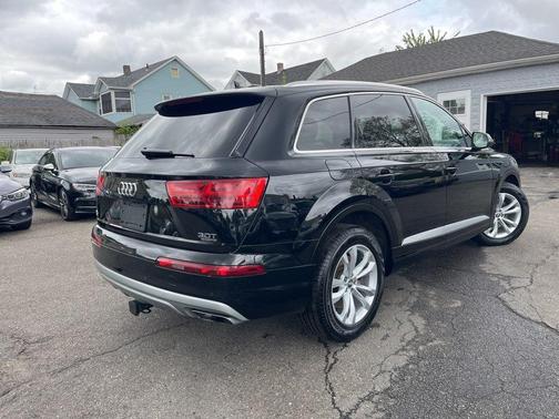Black 2017 Audi Q7 3.0T Premium