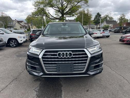 Black 2017 Audi Q7 3.0T Premium