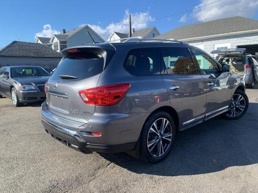 Gun Metallic 2017 Nissan Pathfinder Platinum