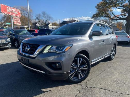 Gun Metallic 2017 Nissan Pathfinder Platinum
