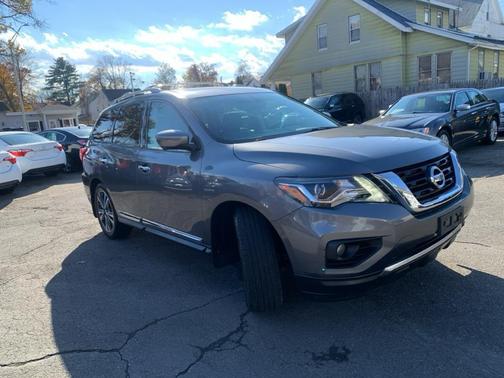 Gun Metallic 2017 Nissan Pathfinder Platinum