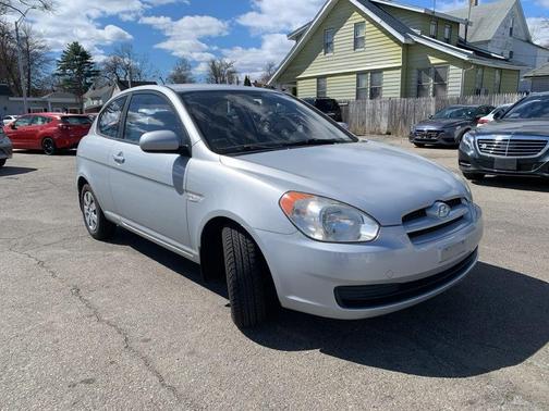 Platinum Silver Metallic + Pearl 2010 Hyundai Accent GS