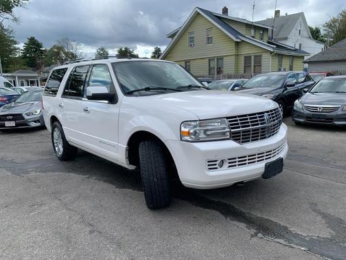 2014 Lincoln Navigator Base