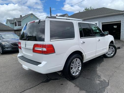 2014 Lincoln Navigator Base