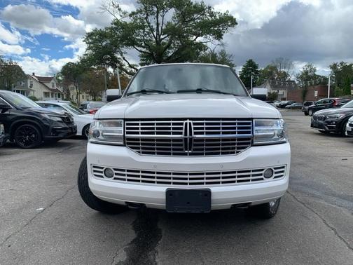 2014 Lincoln Navigator Base