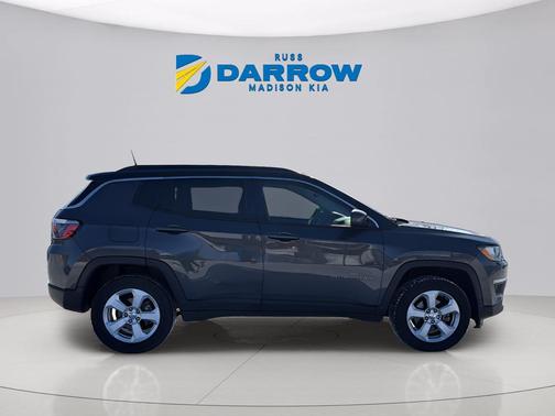 Granite Crystal Metallic Clearcoat 2018 Jeep Compass Latitude