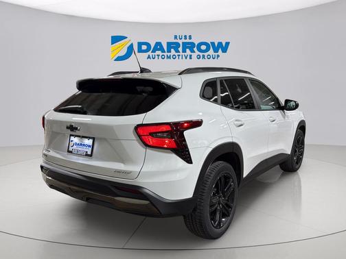 Summit White 2024 Chevrolet Trax FWD ACTIV