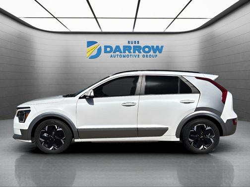 Snow White Pearl 2023 Kia Niro EV Wave