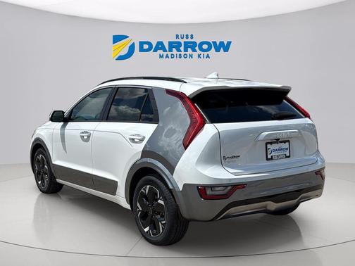 Snow White Pearl 2023 Kia Niro EV Wave
