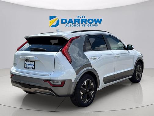 Snow White Pearl 2023 Kia Niro EV Wave