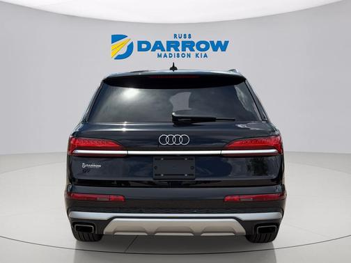 Black Metallic 2025 Audi Q7 55 Premium