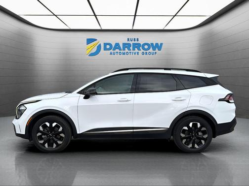 Glacial White Pearl 2023 Kia Sportage X-Line
