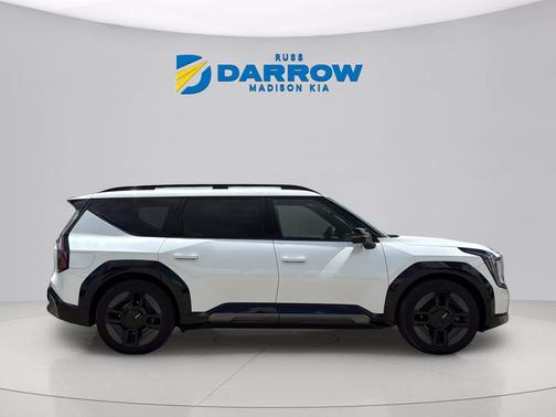 Snow White Pearl 2024 Kia EV9 GT-Line