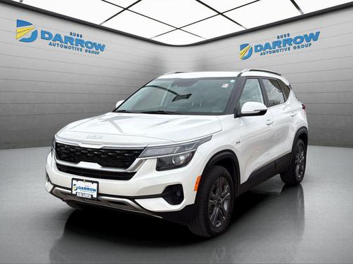 Snow White Pearl 2023 Kia Seltos S