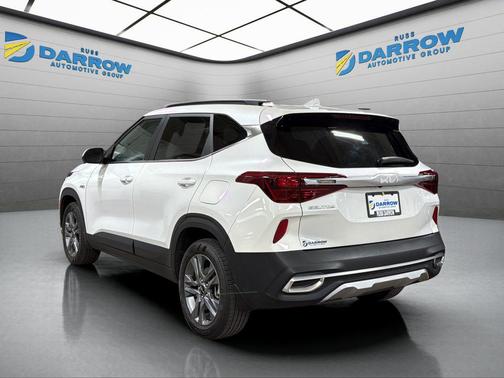 Snow White Pearl 2023 Kia Seltos S