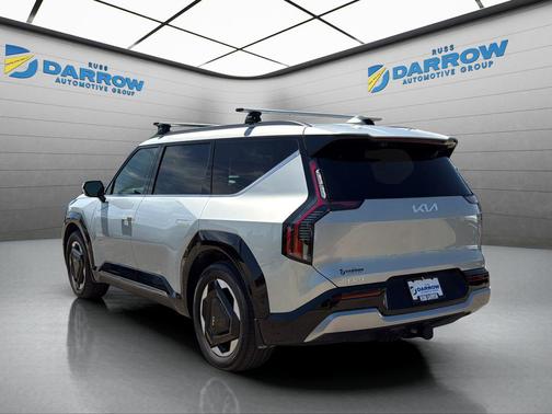 Ivory Silver 2024 Kia EV9 Land