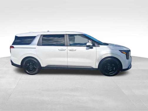 White 2026 Kia Carnival LXS