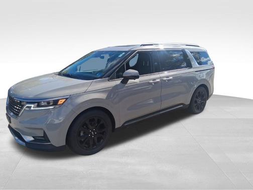 White 2023 Kia Carnival SX Prestige