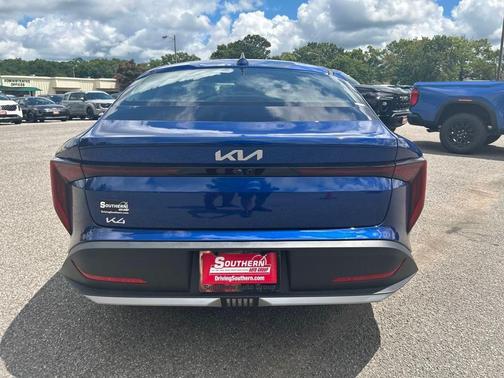 2025 Kia K4 EX