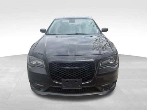 2023 Chrysler 300 Touring L