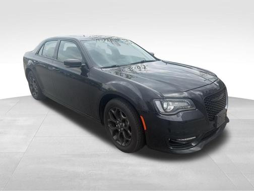 2023 Chrysler 300 Touring L