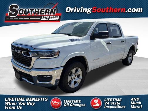 White 2025 RAM 1500 Big Horn/Lone Star