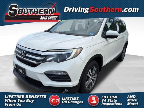 White 2018 Honda Pilot EX