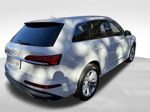 2025 Audi Q7 55 Premium Plus