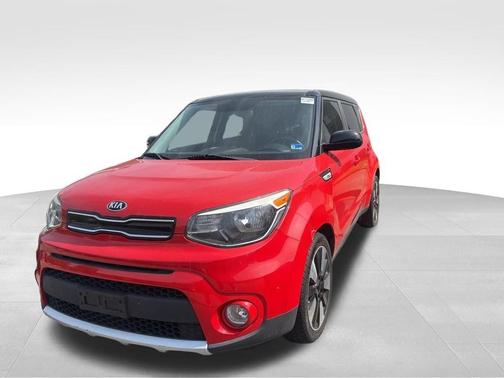 White 2018 Kia Soul +