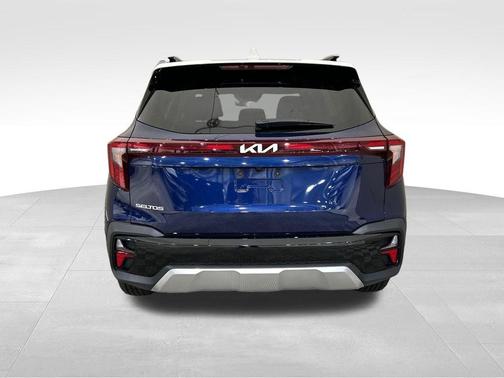 Blue 2024 Kia Seltos S
