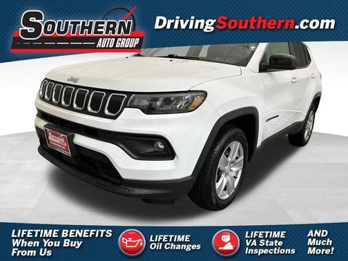 White 2022 Jeep Compass Latitude