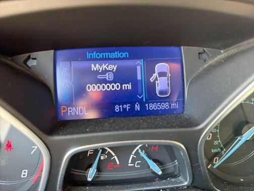 Gray 2013 Ford Focus SE