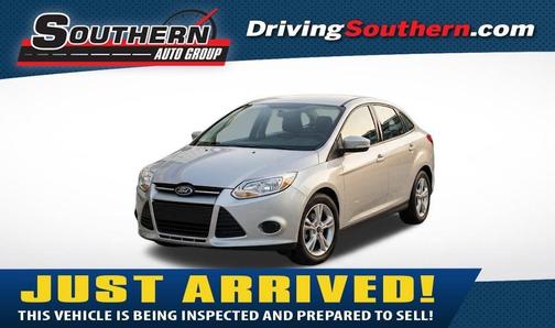 Gray 2013 Ford Focus SE