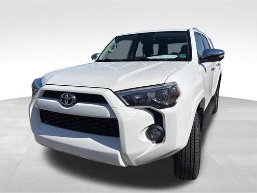 White 2018 Toyota 4Runner Sport