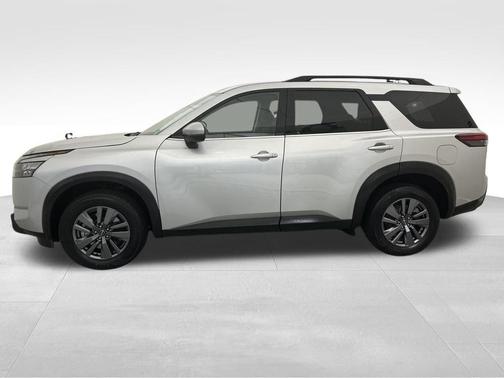 Silver 2025 Nissan Pathfinder SV