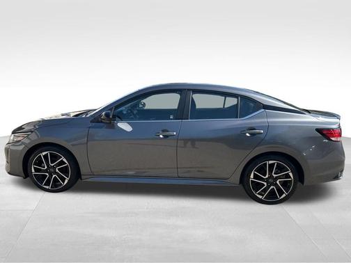 Gun Metallic 2025 Nissan Sentra SR
