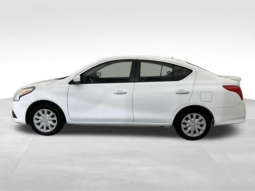Fresh Powder 2015 Nissan Versa 1.6 SV