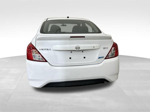 Fresh Powder 2015 Nissan Versa 1.6 SV