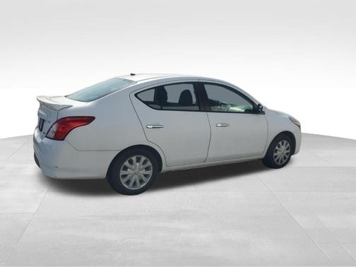 Fresh Powder 2015 Nissan Versa 1.6 SV