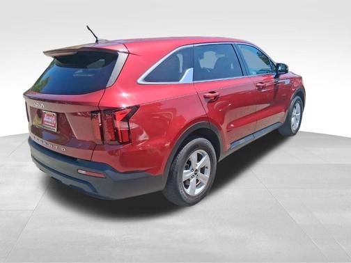 Red 2022 Kia Sorento LX