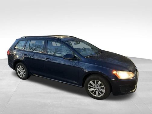 2016 Volkswagen Golf SportWagen S
