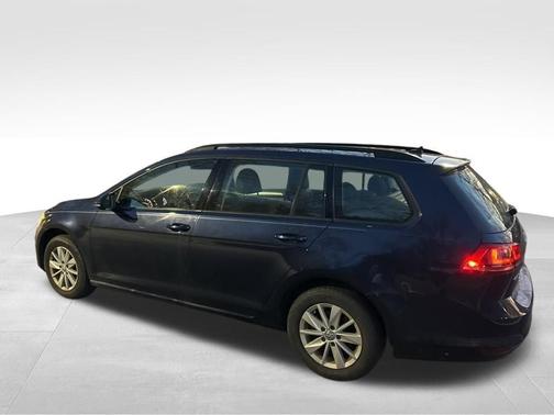 2016 Volkswagen Golf SportWagen S