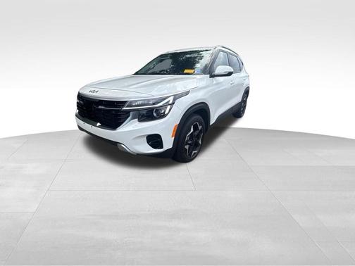 White 2026 Kia Seltos S
