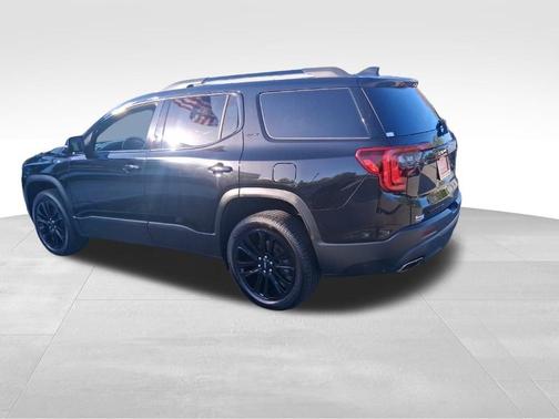 Black 2022 GMC Acadia SLT